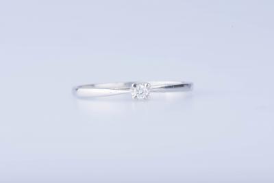 Bague solitaire en or blanc 18 ct 1 diamant env. 0,03 ct 2