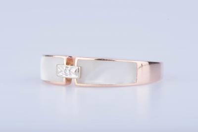 Bague en or rose 18 carat 1 diamant env. 0,01 ct entouré de nacre 2