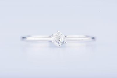 Bague solitaire en or blanc 18 ct 1 diamant env. 0,17 ct 2