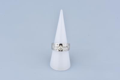 Bague en or blanc 18 carats sertie de diamants d’un total de 1,25 carats. 2