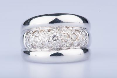 Bague en or blanc 18 ct 1 diamant env. 0.15 ct 2 diamants 2