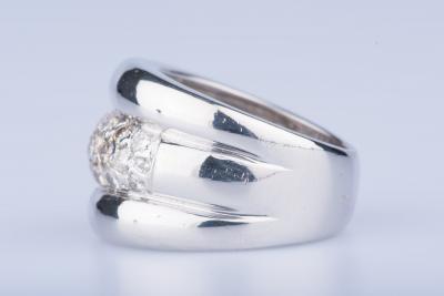 Bague en or blanc 18 ct 1 diamant env. 0.15 ct 2 diamants 2