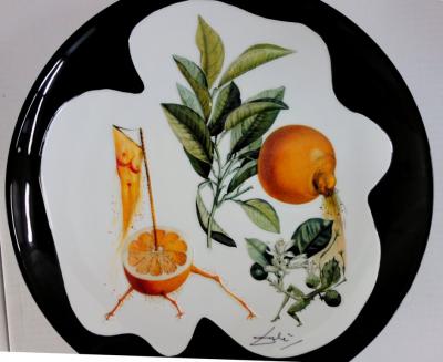 Salvador DALI  - Pamplemousse érotique - Plat en Porcelaine signé 2