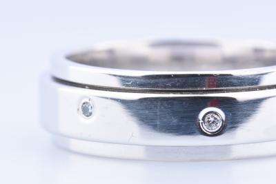 PIAGET - Bague en or blanc et sept diamants 2