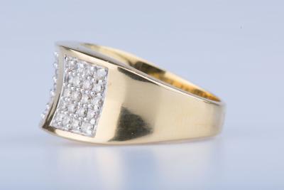 Bague en or jaune 18 ct 60 diamants env. 0.60 ct au total 2