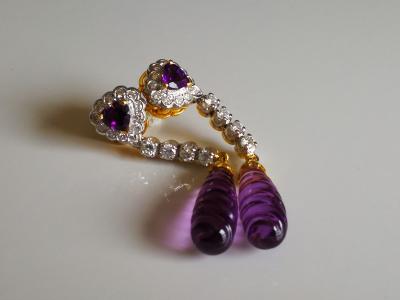 Paire de boucles d’oreilles en or améthystes  et diamants 2