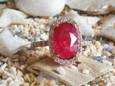 Bague en or rose 18 carats  rubis non chauffé de 3.29 cts  épaulé de diamants - certificats 2