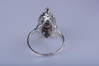 Bague marquise en or blanc 18 ct et sertie de 14 diamants 2