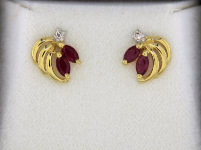 Boucles d’oreilles OR 18 K Rubis Diamants 2