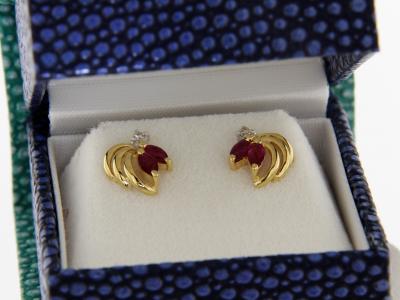 Boucles d’oreilles OR 18 K Rubis Diamants 2