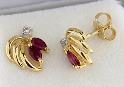 Boucles d’oreilles OR 18 K Rubis Diamants 2