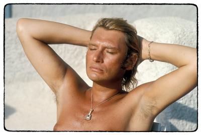 Francis APESTEGUY - Johnny Hallyday. Bain de soleil à St Tropez - Photographie signée 2