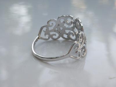 Bague en or gris 375/1000 sertie de diamants 2