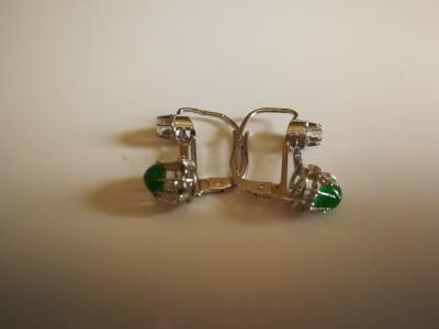 Paire de boucles d’oreilles anciennes vintage en or 18 carats et émeraudes 2