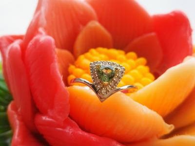 Bague en or Saphir vert naturel  troïdia et diamants 2