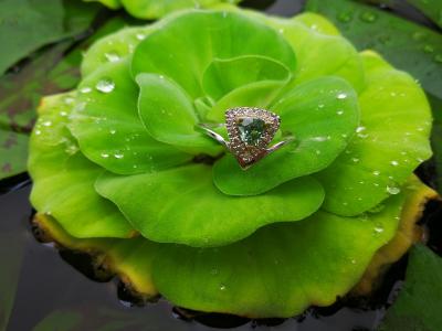 Bague en or Saphir vert naturel  troïdia et diamants 2