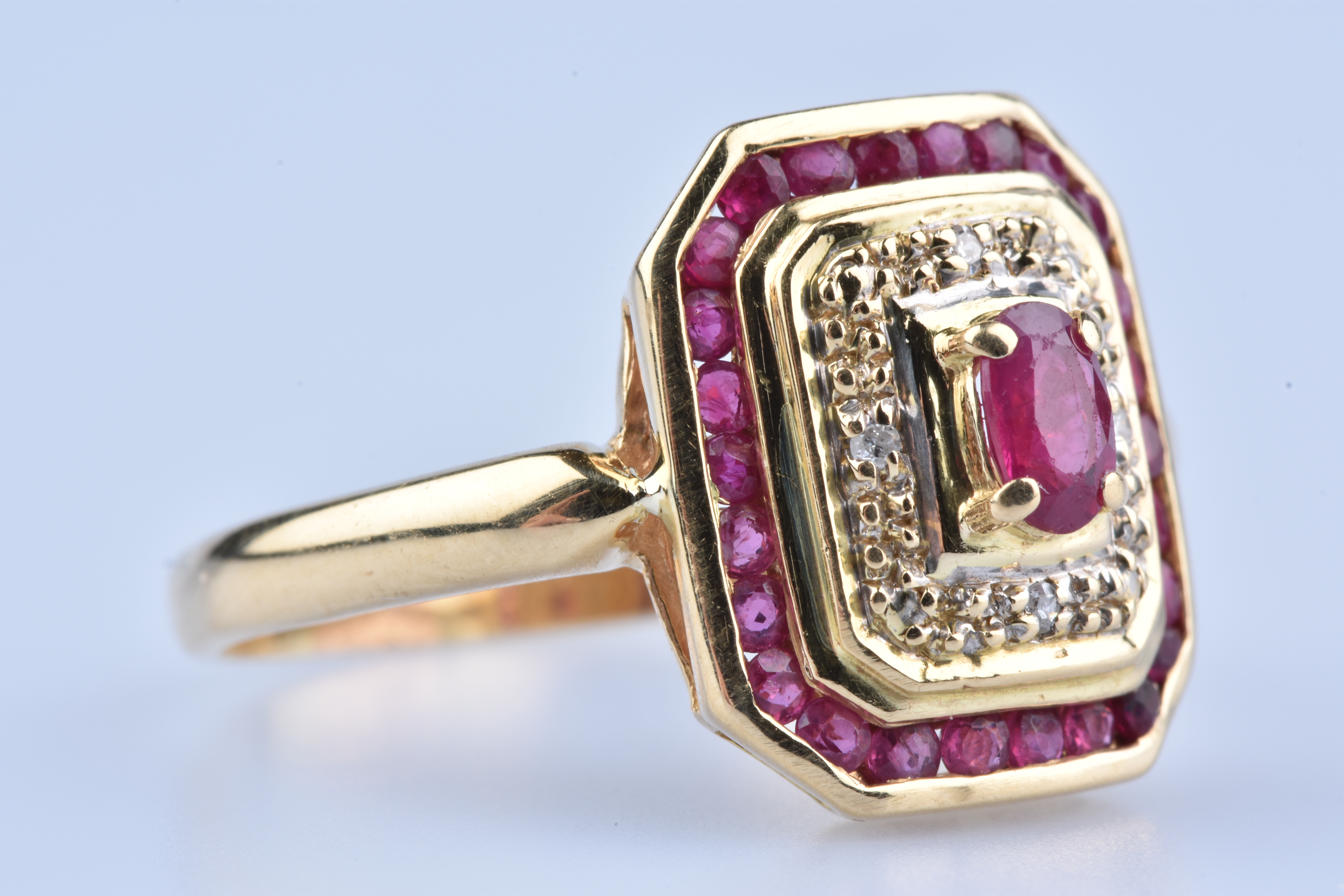 Bague En Or 18 Carats (750/1000) Avec Petit Rubis - Poids 1,51 G - Taille 49 - Occasion (origine France)