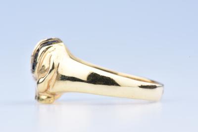 Bague Elephant en or Jaune 12 Saphirs Princesses à env 0,24 ct au total / 4 Diamants à env 0,02 ct au total / 1 Saphir 2