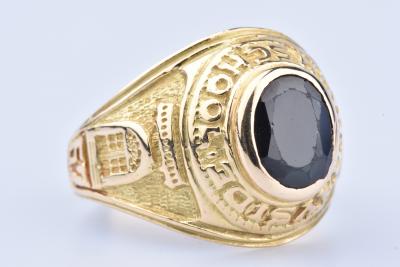 Bague Université ( BaySide) en Or Jaune 18 ct (750/1000) 1 Grenat facetté Ovale, serti clos, à env 2 ct 2