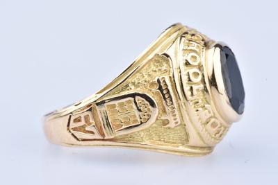 Bague Université ( BaySide) en Or Jaune 18 ct (750/1000) 1 Grenat facetté Ovale, serti clos, à env 2 ct 2