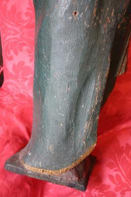 Sculpture en bois polychrome représentant la Vierge à l’Enfant. 2