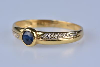 Bague en Or Jaune 18 ct et 1 Saphir serti clos 2