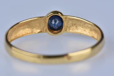 Bague en Or Jaune 18 ct et 1 Saphir serti clos 2