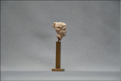 Visage en terre cuite, Grèce antique, Époque hellénistique, IIIème-Ier siècle av JC 2