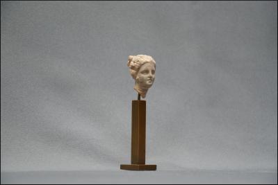 Visage en terre cuite, Grèce antique, Époque hellénistique, IIIème-Ier siècle av JC 2