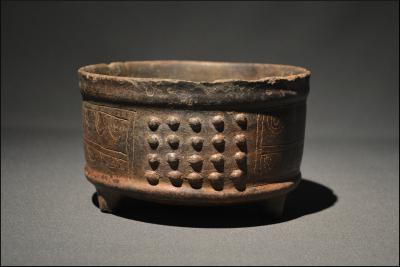 Art précolombien, Grande coupe tripode en céramique, Culture Maya, Guatemala, ca 800 ap JC 2