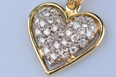 Pendentif en or jaune 18 ct ( 750/1000) 31 diamants ronds 0,31 ct au total 2