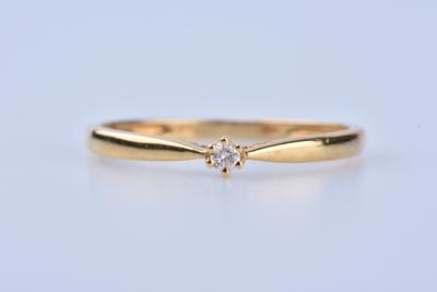 Bague Solitaire en or jaune ornée d’un 1 diamant 0,15ct 2