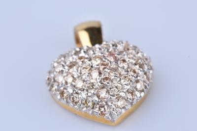 Pendentif Coeur en or jaune 18 ct (750/1000). 41 diamants 0,82 ct au total 2