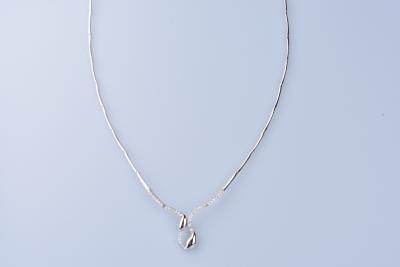 Necklace in 18 kt white gold (750/1000). 42 oxides 0.42 ct. 2