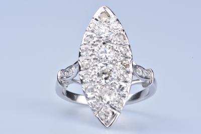 Bague marquise en or blanc 18 ct - 22 diamants pour 1,29 carats 2