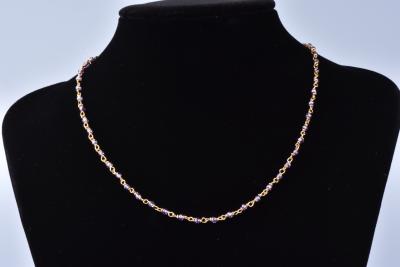 Collier en or jaune 18 ct (750/1000), 53 pieres semi-précieuses violettes. 2