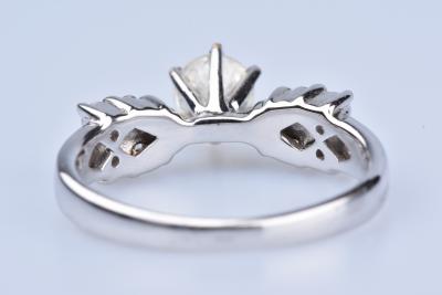 Bague solitaire en Or blanc et diamants 2