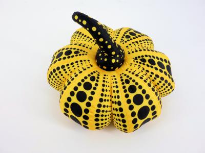 Yayoi Kusama (d’après) Dots Obsession (Pumpkin yellow - Small), sculpture originale, signée, 2004 2