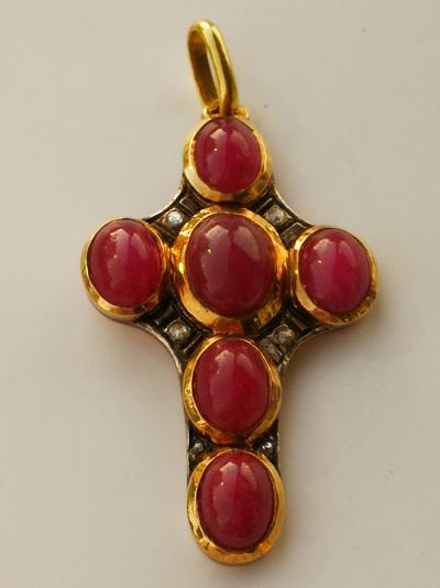 PENDENTIF Croix ancien or 18 carats( 750 / 1000 ) Rubis et diamants 2