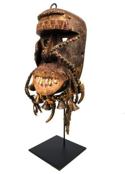 Côte d'Ivoire - Masque de chanteur Kran sur une base 2
