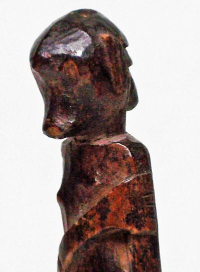 Bornéo, Statuette Dayak servant de charme de protection 2