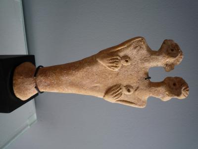 Idole bicéphale en terre cuite, art Syro-Hittite, début du 2ème millénaire avant J.C. 2
