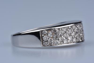 Beautiful ring in 18ct white gold adorned with 43 diamonds 0.012ct or 0.50 ct 2