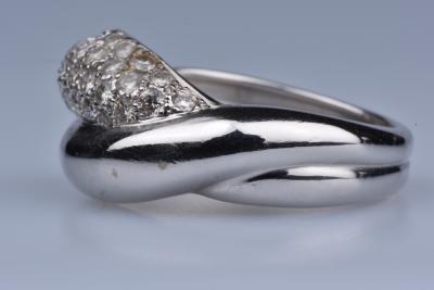18kt white gold ring adorned with 41 round diamonds 2