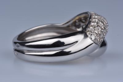18kt white gold ring adorned with 41 round diamonds 2