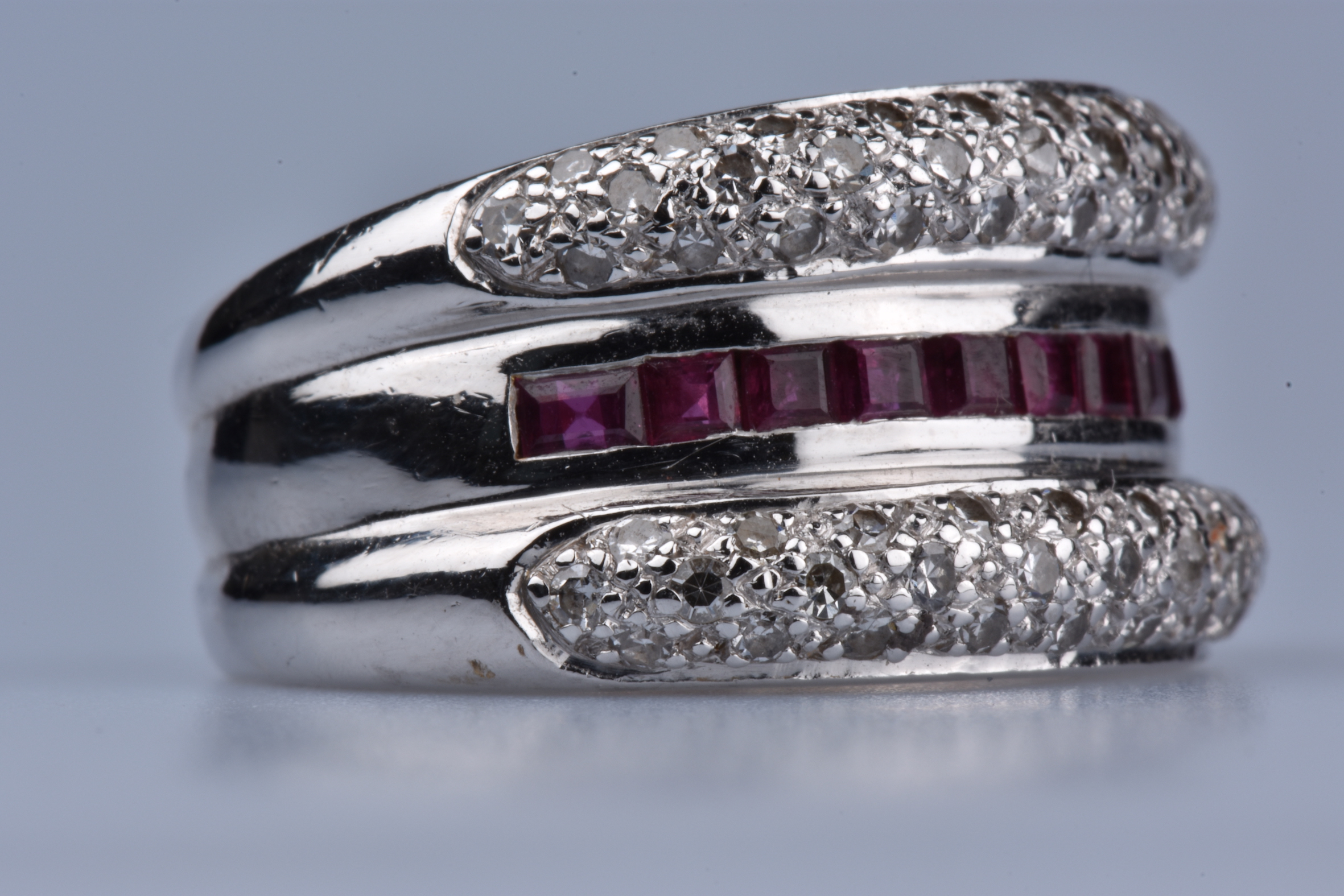 Bague Or Blanc 18k Rubis Et Diamants - 1.60 Ct Total, Taille 51, 4.72gr, Occasion Très Bon état