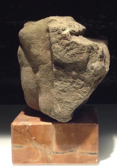 Cambodge - Bas-relief en grès présentant un visage de déité  khmer, style d’un Bayon 2