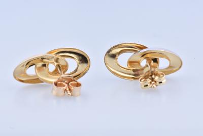 Boucles d’oreilles bicolores 18 carats (750 millièmes). Fermoir à tige. 2