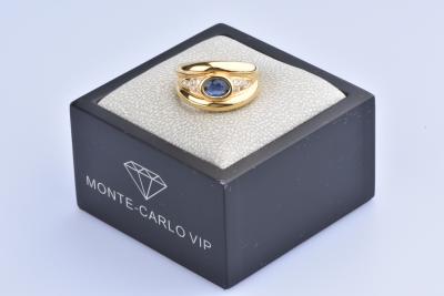 Bague en Or Jaune serti clos, 1 Saphir Ovale et 12 Diamants 2