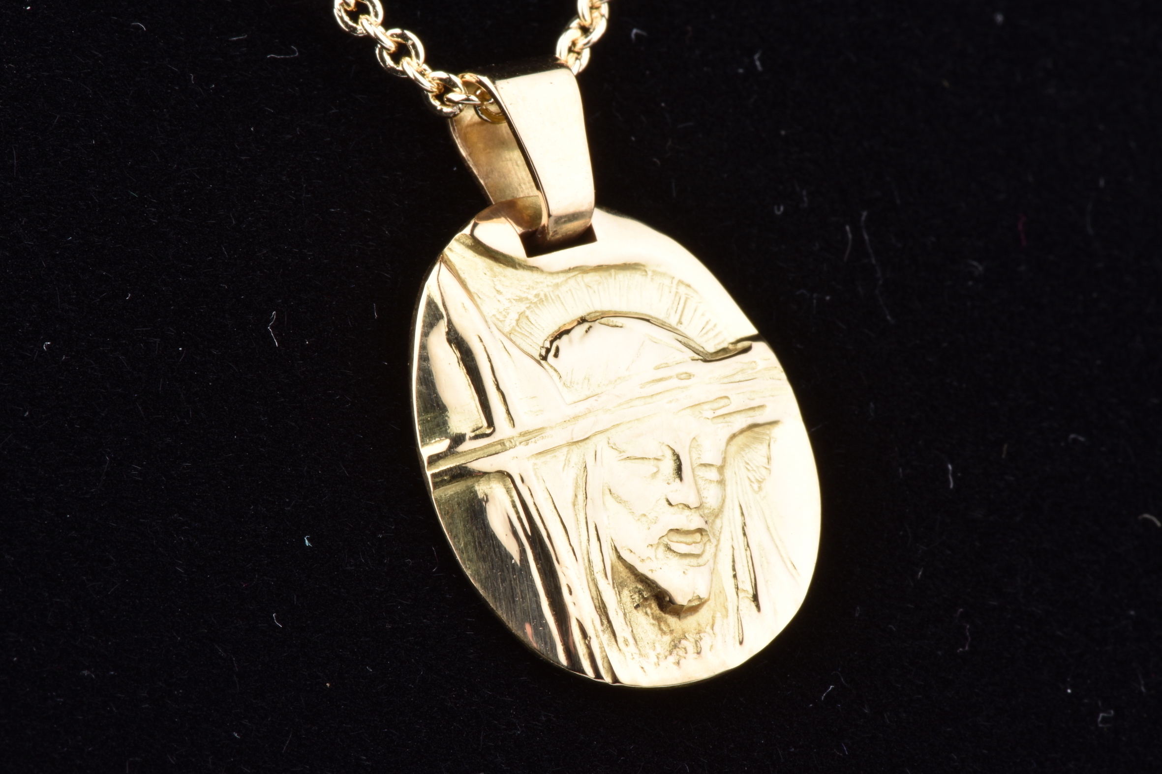 Pendentif Christ En Or Jaune 18 Carats (750/1000) - 4.40g - Occasion Parfait état